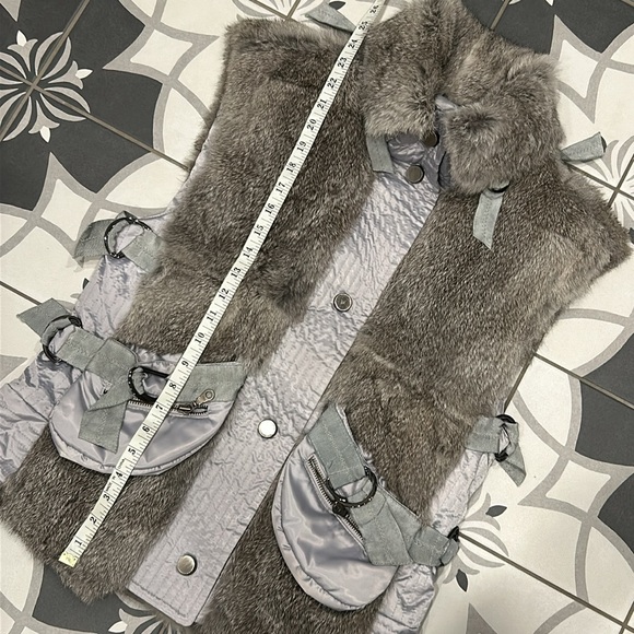 Rabbit Fur Vest with adjustable fit - Picture 13 of 16